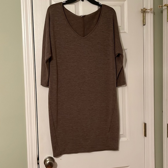 Old Navy Dresses & Skirts - Gently worn tan dress